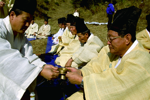 Compartir La Comida Sacrificial Después Del Ritual