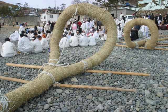 南海仙区拔河游戏